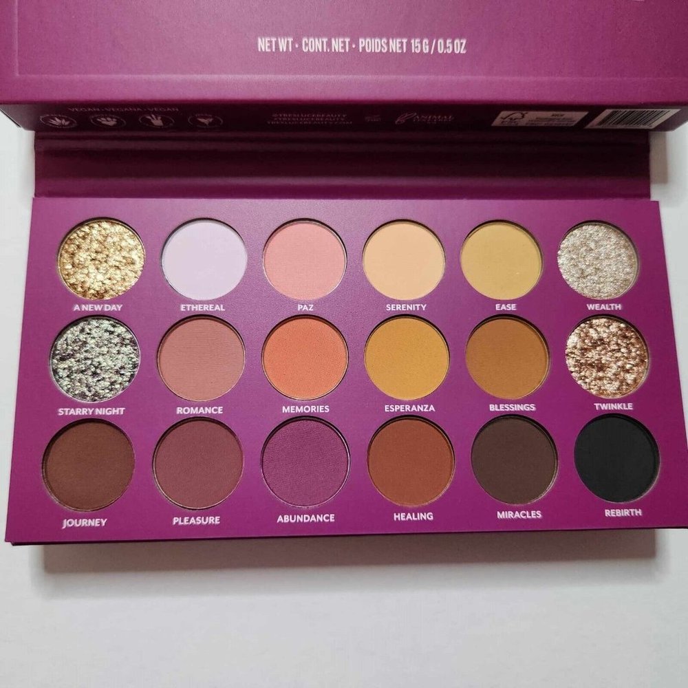 TRESLUCE BEAUTY Midnight Deseos Eyeshadow Palette NEW in Box 15g / 0.05 Oz